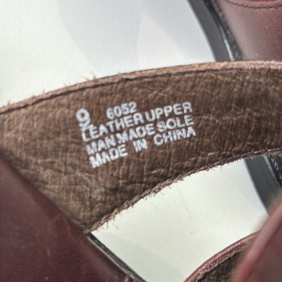 Minnetonka Women’s Brown Leather Slip on Mule size 9 - Picture 3 of 14